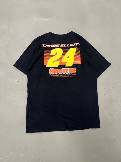Vintage Chase Elliot Hooters t-shirt - L